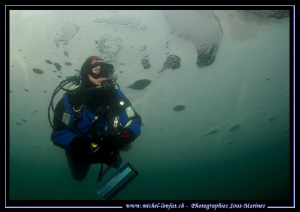 At last : Ice is back... Sunday's dive in a small lake no... by Michel Lonfat 